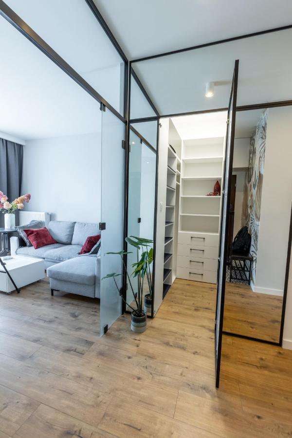 Bielany Apart Joanny Obok Metra Varşovia Exterior foto