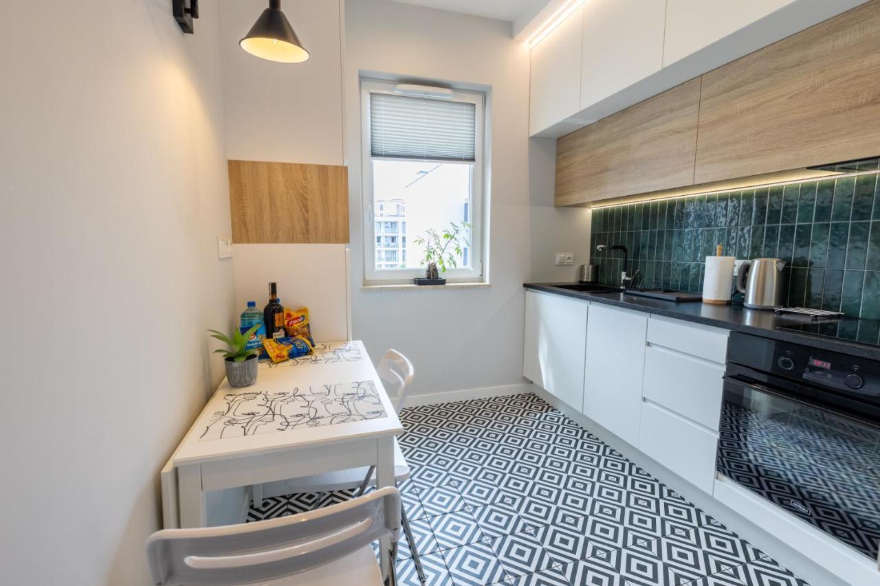 Bielany Apart Joanny Obok Metra Varşovia Exterior foto