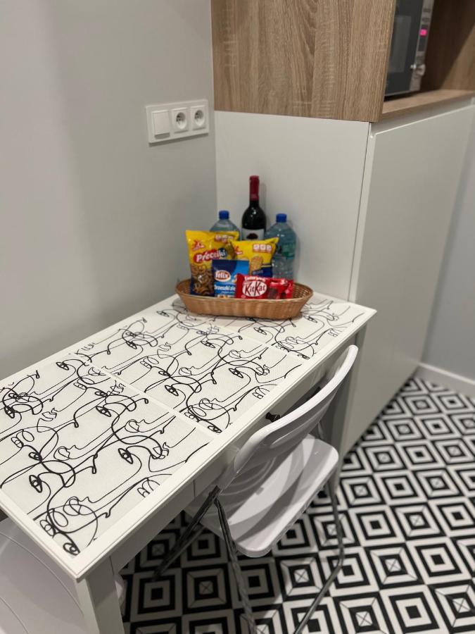 Bielany Apart Joanny Obok Metra Varşovia Exterior foto