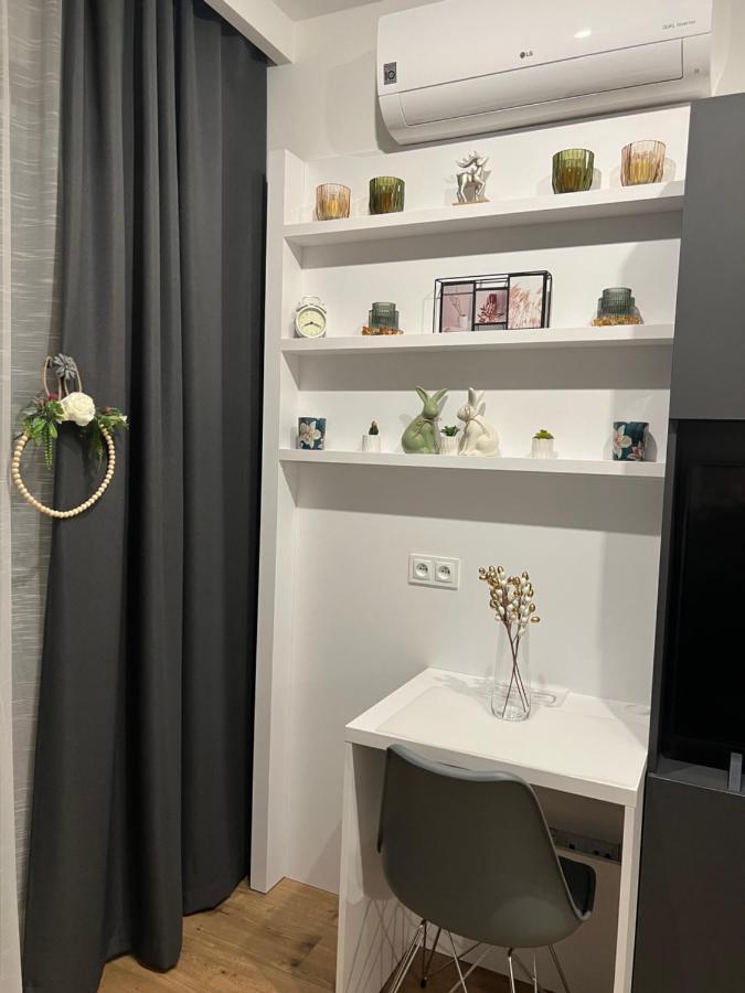 Bielany Apart Joanny Obok Metra Varşovia Exterior foto